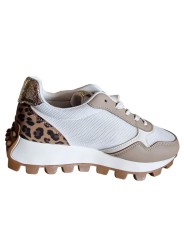 Running beige, leopard, doré et blanc qui s'adaptera à un look sophistiqué ou décontracté.