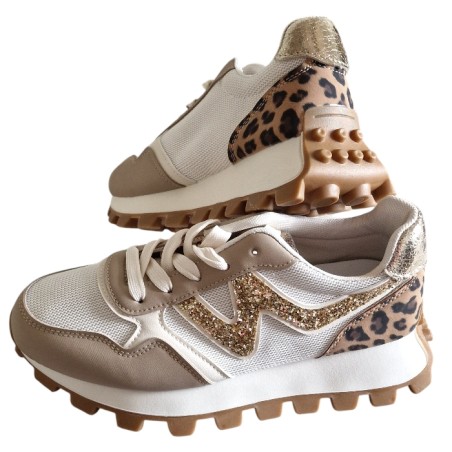Running beige, leopard, doré et blanc qui s'adaptera à un look sophistiqué ou décontracté.